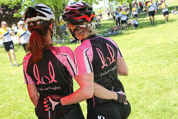DAY 1 NIAGARA  - A2 TEAMS - lol ladies out laughing - RTCCTO - Sombilon Photography-2