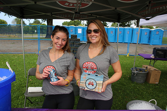 2 SPONSORS - CHVA  – Sombilon Photography-12