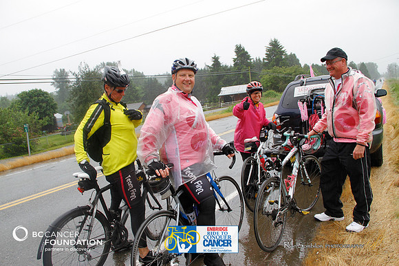 DAY 1 ROUTE -RIDERS ON ROUTE AT THE 2012 RIDE TO CONQUER CANCER - BC Cancer Foundation - Photos by Ron Sombilon Photography-396-TEAM FINN-WEB