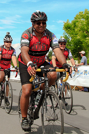 The Motley Crew -finish line –2013 RIDE TO CONQUER CANCER –BC CANCER FOUNDATION – Ron Sombilon Photography_-19