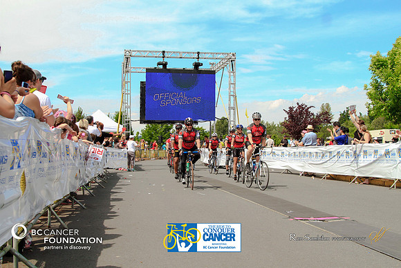 The Motley Crew -finish line –2013 RIDE TO CONQUER CANCER –BC CANCER FOUNDATION – Ron Sombilon Photography_-13-