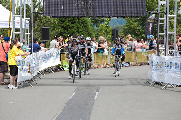 BRAINIACS - Finish Line –2013 RIDE TO CONQUER CANCER –BCCF – Ron Sombilon Photography-33