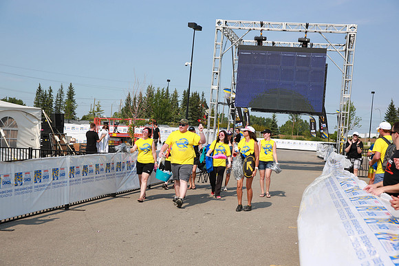 FINISH LINE – VOLUNTEERS-FAMILY-CREW  –ALBERTA RTCC 2013–  Sombilon Photography-74