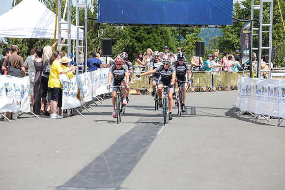 BRAINIACS - Finish Line –2013 RIDE TO CONQUER CANCER –BCCF – Ron Sombilon Photography-17