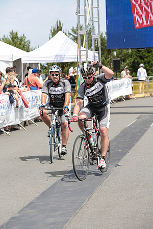 BRAINIACS - Finish Line –2013 RIDE TO CONQUER CANCER –BCCF – Ron Sombilon Photography-14