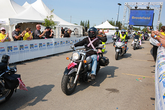 FINISH LINE – VOLUNTEERS-FAMILY-CREW  –ALBERTA RTCC 2013–  Sombilon Photography-43