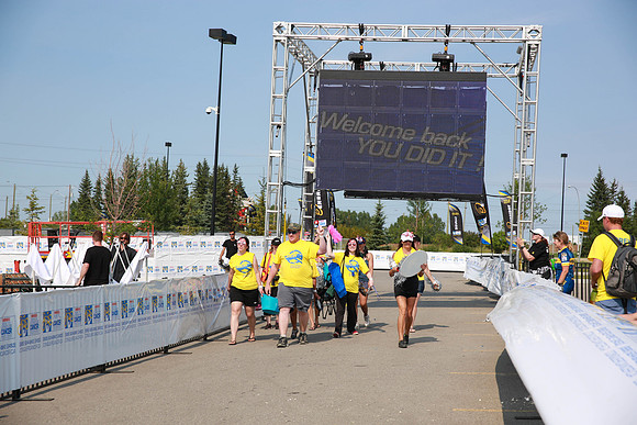 FINISH LINE – VOLUNTEERS-FAMILY-CREW  –ALBERTA RTCC 2013–  Sombilon Photography-73