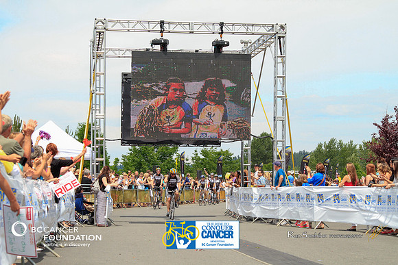 BRAINIACS - Finish Line –2013 RIDE TO CONQUER CANCER –BCCF – Ron Sombilon Photography-41-WEB