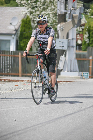 BRAINIACS  - Team en route –2013 RIDE TO CONQUER CANCER –BCCF – Ron Sombilon Photography-123