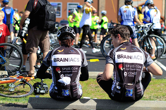 BRAINIACS  - Team en route –2013 RIDE TO CONQUER CANCER –BCCF – Ron Sombilon Photography-153