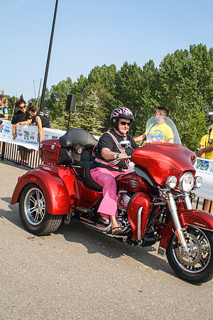 FINISH LINE – VOLUNTEERS-FAMILY-CREW  –ALBERTA RTCC 2013–  Sombilon Photography-119