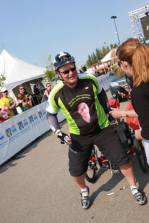 FINISH LINE – VOLUNTEERS-FAMILY-CREW  –ALBERTA RTCC 2013–  Sombilon Photography-8