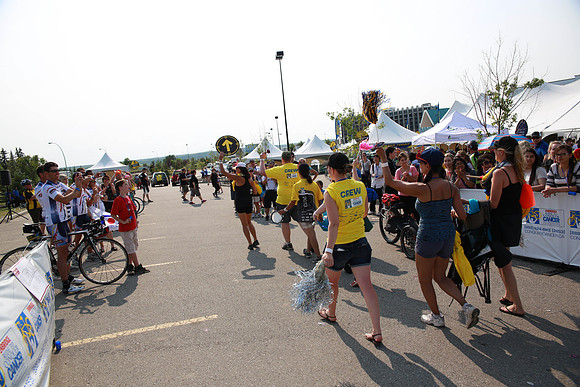 FINISH LINE – VOLUNTEERS-FAMILY-CREW  –ALBERTA RTCC 2013–  Sombilon Photography-83
