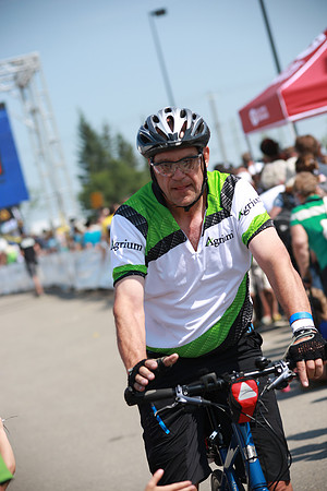 FINISH LINE – HEROES CROSSING –ALBERTA RTCC 2013–  Ron Sombilon Photography-44