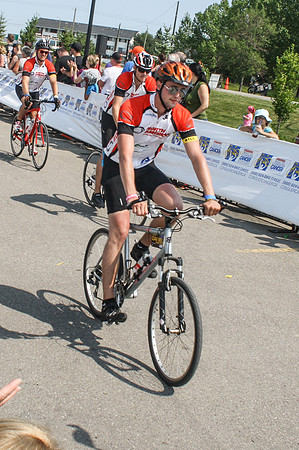 FINISH LINE – HEROES CROSSING –ALBERTA RTCC 2013–  Ron Sombilon Photography-334