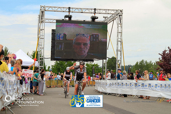 BRAINIACS - Finish Line –2013 RIDE TO CONQUER CANCER –BCCF – Ron Sombilon Photography-81-