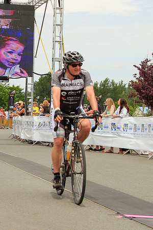 BRAINIACS - Finish Line –2013 RIDE TO CONQUER CANCER –BCCF – Ron Sombilon Photography-88