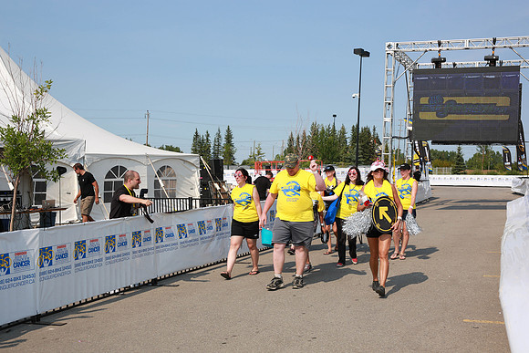 FINISH LINE – VOLUNTEERS-FAMILY-CREW  –ALBERTA RTCC 2013–  Sombilon Photography-75