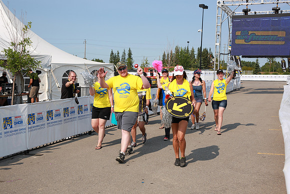 FINISH LINE – VOLUNTEERS-FAMILY-CREW  –ALBERTA RTCC 2013–  Sombilon Photography-76