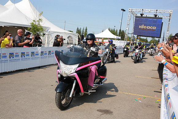 FINISH LINE – VOLUNTEERS-FAMILY-CREW  –ALBERTA RTCC 2013–  Sombilon Photography-37