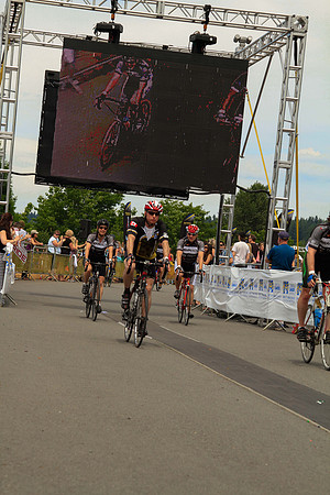 BRAINIACS - Finish Line –2013 RIDE TO CONQUER CANCER –BCCF – Ron Sombilon Photography-71
