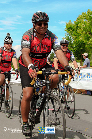 The Motley Crew -finish line –2013 RIDE TO CONQUER CANCER –BC CANCER FOUNDATION – Ron Sombilon Photography_-19-WEB