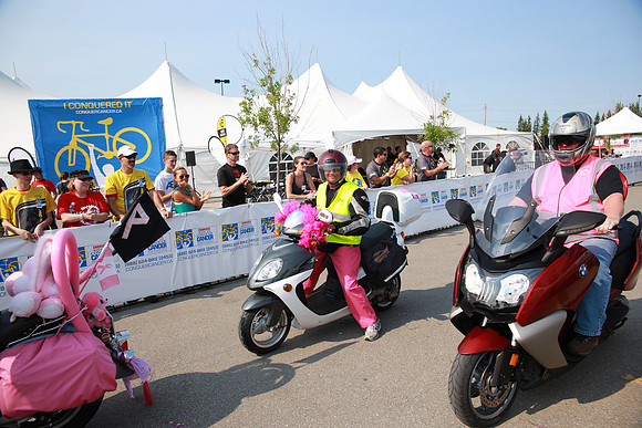 FINISH LINE – VOLUNTEERS-FAMILY-CREW  –ALBERTA RTCC 2013–  Sombilon Photography-29