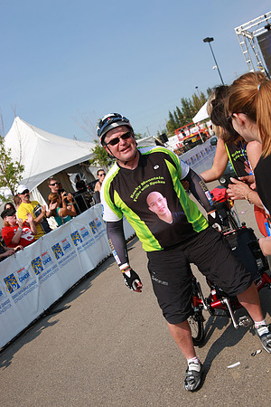 FINISH LINE – VOLUNTEERS-FAMILY-CREW  –ALBERTA RTCC 2013–  Sombilon Photography-7