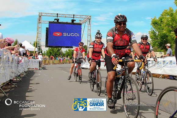 The Motley Crew -finish line –2013 RIDE TO CONQUER CANCER –BC CANCER FOUNDATION – Ron Sombilon Photography_-18-WEB