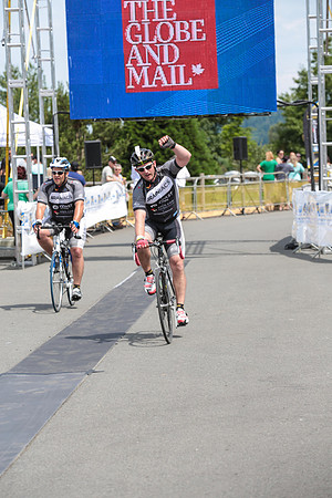 FINISH LINE - 2013 RTCC – Ron Sombilon Photography Team-103