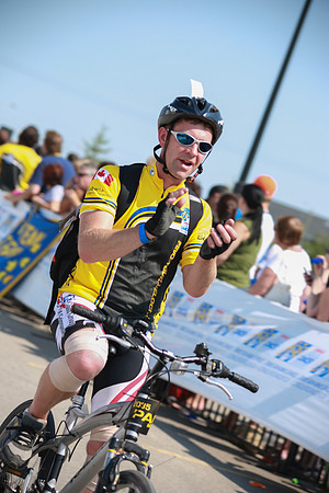 FINISH LINE – HEROES CROSSING –ALBERTA RTCC 2013–  Ron Sombilon Photography-70