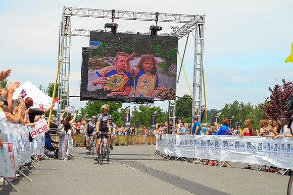 BRAINIACS - Finish Line –2013 RIDE TO CONQUER CANCER –BCCF – Ron Sombilon Photography-48