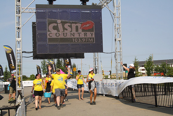 FINISH LINE – VOLUNTEERS-FAMILY-CREW  –ALBERTA RTCC 2013–  Sombilon Photography-136