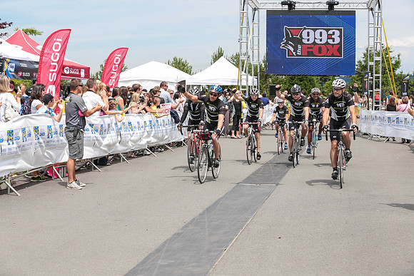 FINISH LINE - 2013 RTCC – Ron Sombilon Photography Team-422