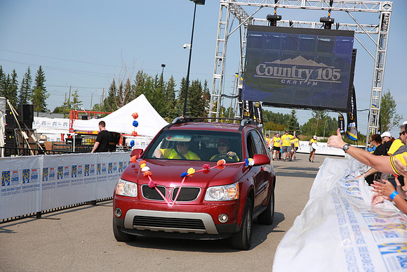 FINISH LINE – VOLUNTEERS-FAMILY-CREW  –ALBERTA RTCC 2013–  Sombilon Photography-70