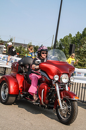 FINISH LINE – VOLUNTEERS-FAMILY-CREW  –ALBERTA RTCC 2013–  Sombilon Photography-117