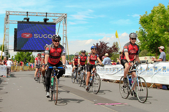 The Motley Crew -finish line –2013 RIDE TO CONQUER CANCER –BC CANCER FOUNDATION – Ron Sombilon Photography_-15