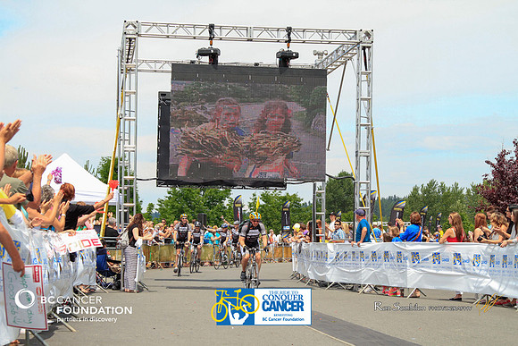 BRAINIACS - Finish Line –2013 RIDE TO CONQUER CANCER –BCCF – Ron Sombilon Photography-42-WEB