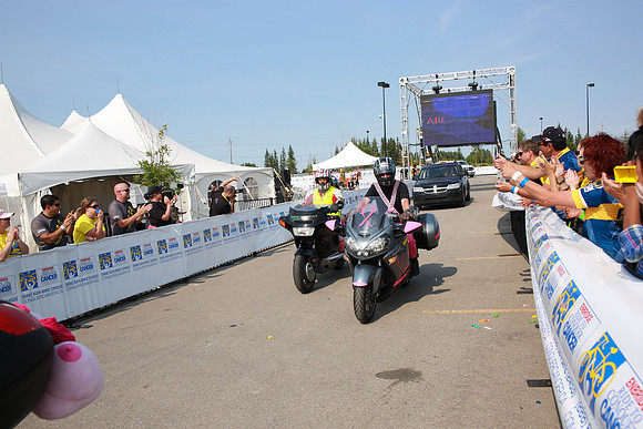 FINISH LINE – VOLUNTEERS-FAMILY-CREW  –ALBERTA RTCC 2013–  Sombilon Photography-53