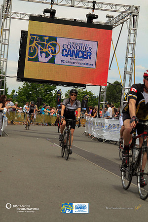 BRAINIACS - Finish Line –2013 RIDE TO CONQUER CANCER –BCCF – Ron Sombilon Photography-72-WEB
