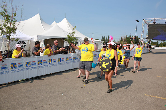FINISH LINE – VOLUNTEERS-FAMILY-CREW  –ALBERTA RTCC 2013–  Sombilon Photography-77
