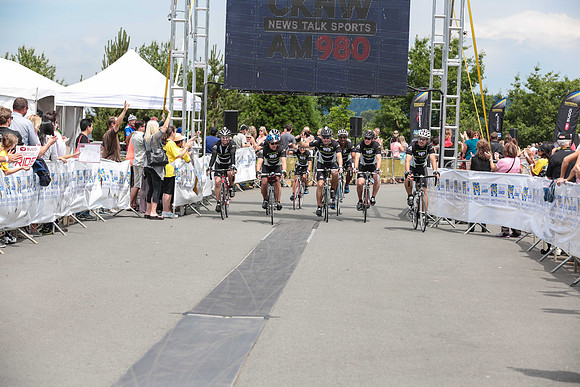 FINISH LINE - 2013 RTCC – Ron Sombilon Photography Team-420