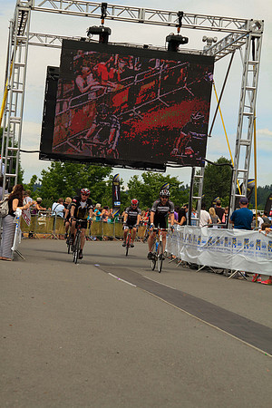 BRAINIACS - Finish Line –2013 RIDE TO CONQUER CANCER –BCCF – Ron Sombilon Photography-68