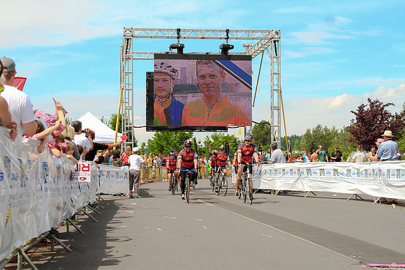 The Motley Crew -finish line –2013 RIDE TO CONQUER CANCER –BC CANCER FOUNDATION – Ron Sombilon Photography_-10