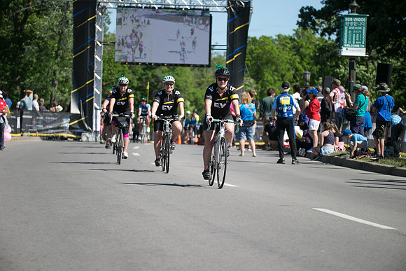 FINISH LINE - SOMBILON PHOTOGRAPHY-10999