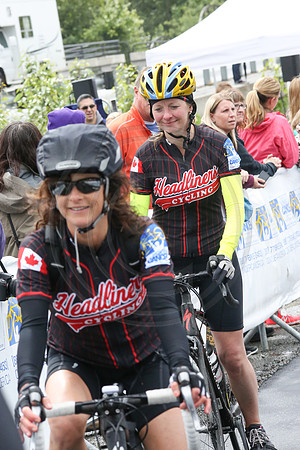 FL – A2 TEAMS –FINISH LINE – 1 –  Headliners CYCLING –  RTCCVA – Sombilon Photography-7