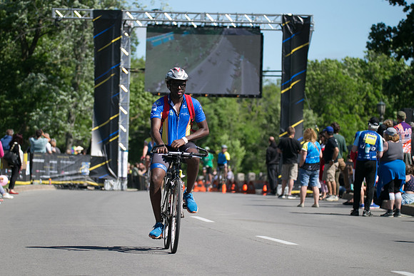 FINISH LINE - SOMBILON PHOTOGRAPHY-11043