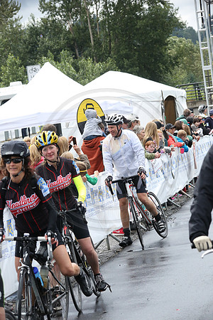 FL – A2 TEAMS –FINISH LINE – 1 –  Headliners CYCLING –  RTCCVA – Sombilon Photography-5